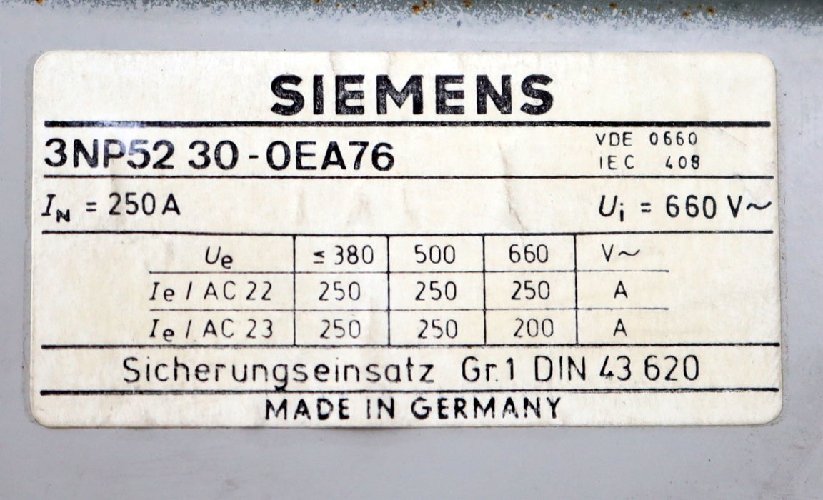 Bild des Artikels SIEMENS-Lasttrennschalter-3NP5320-0EA76-IN-=-250A-Ue=-380-660VAC-Gr.-1-DIN43620