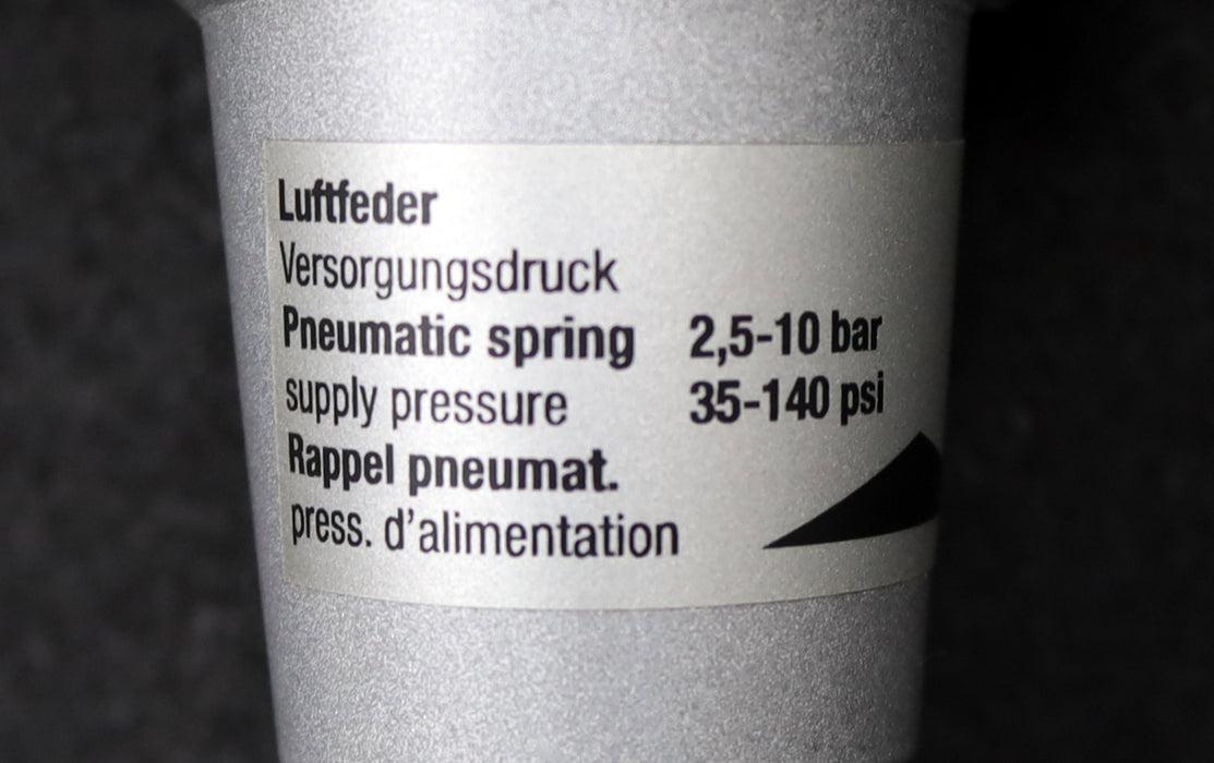 Bild des Artikels WIKA-Druckregelventil-mit-Luftfeder-Versorgungsdruck-2,5-10bar-Manometer-0-6bar