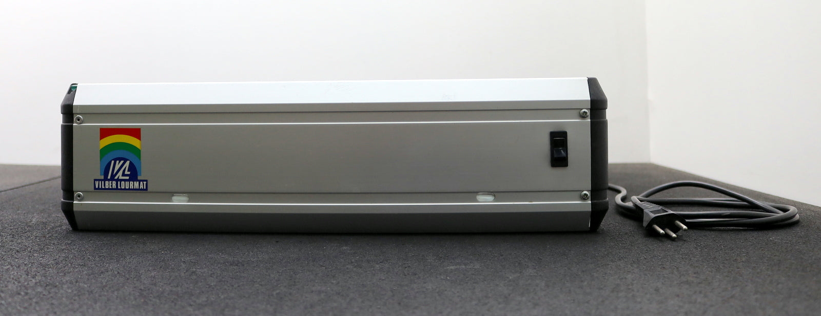 Bild des Artikels VILBERT-LOURMAT-Leuchtplatte-TF-45WL-2x-15W-WL-Tube---60W---220V---50Hz