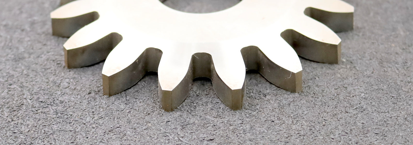 Bild des Artikels SIZ-/-СИЗ-Scheibenschneidrad-gear-shaper-m=-8mm-EGW=-20°-Z=-16-Ø-147x15xØ-1-3/4"