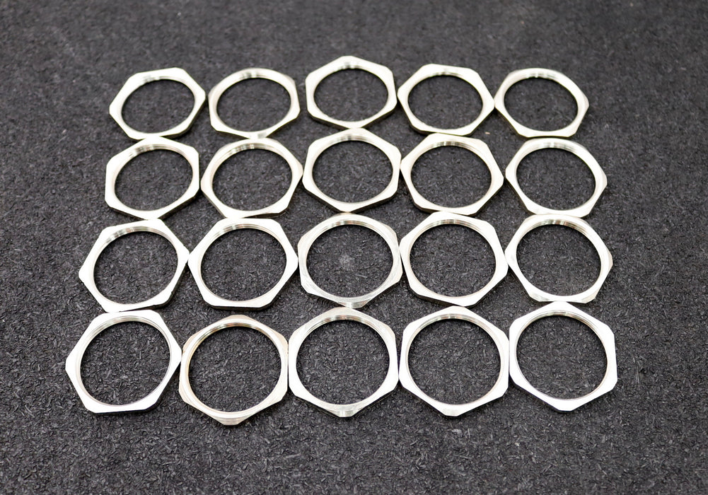 Bild des Artikels 20x-Sechskanntgegenmutter-PG29-DIN-46320-Messing-vernickelt-unbenutzt