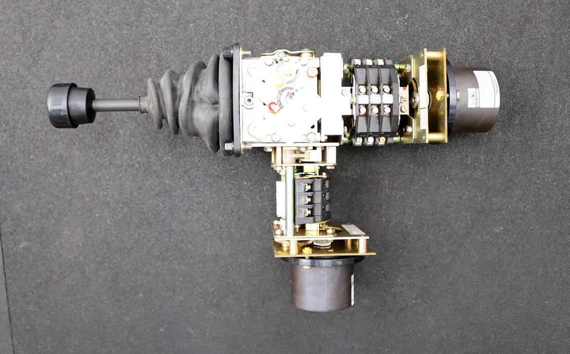 Bild des Artikels SIEMENS-Doppel-Meisterschalter-3SJ7222-6TT05-Z--2x-125/220/380VAC-2x-10/10/6A