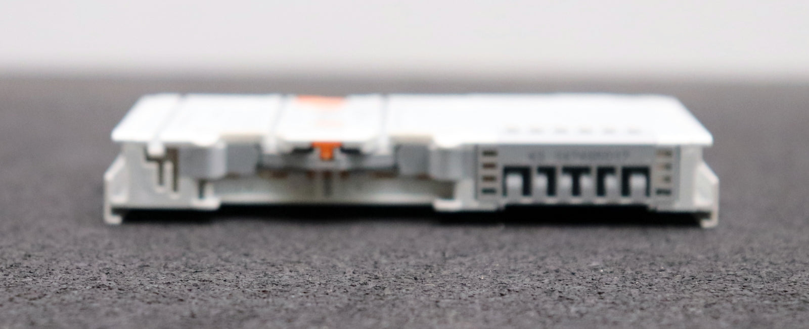 Bild des Artikels BECKHOFF-Bus-Endklemme-KL9010-Ser.Nr.-42170002-unbenutzt-in-OVP