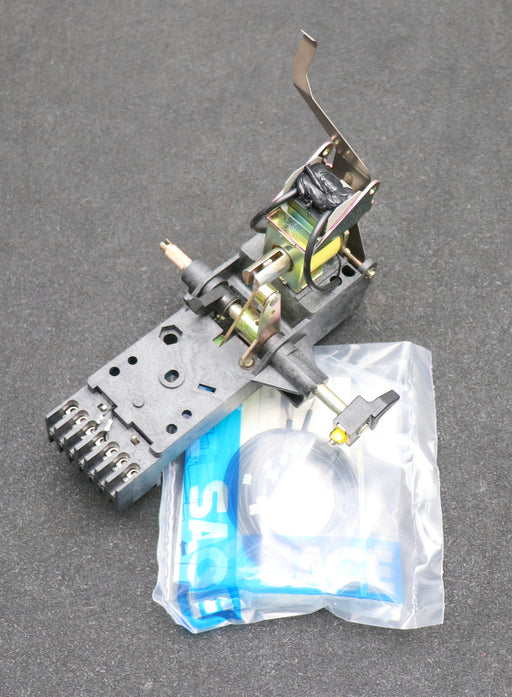 Bild des Artikels ABB-Ausschaltauslöser-UXAB269550948-und-A.B.-1700008414/000500-KIT1-220VDC