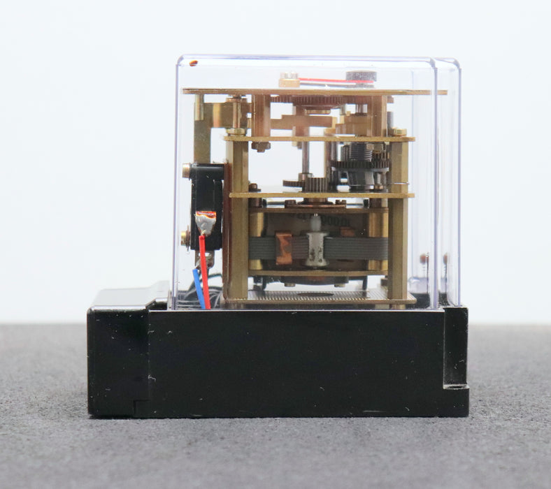 Bild des Artikels DOLD-Zeitrelais-ZR-704-J-1u-4A-220VAC-50Hz-0-10s-unbenutzt-in-OVP