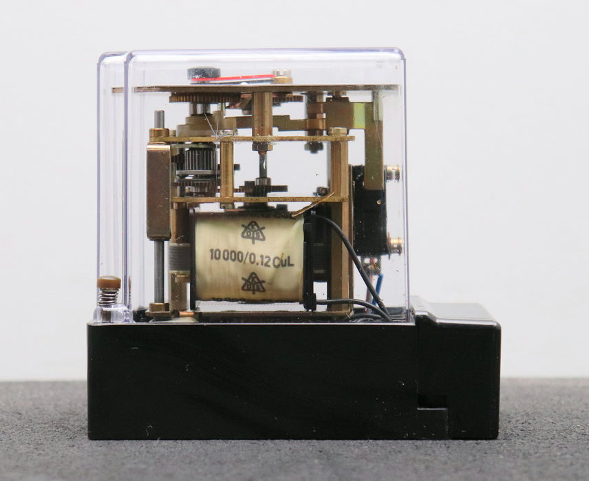 Bild des Artikels DOLD-Zeitrelais-ZR-704-J-1u-4A-220VAC-50Hz-0-10s-unbenutzt-in-OVP