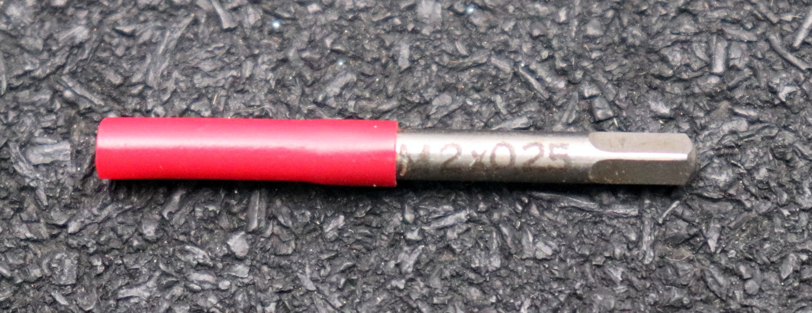 Bild des Artikels STOCK-Maschinen-Gewindebohrer-M2x0,25-Regelgewinde-nach-DIN-2181-Material-HSS