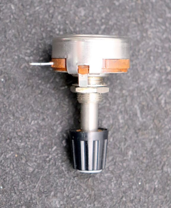 Bild des Artikels ALLEN-BRADLEY-Potentiometer-Poti-Kohleschicht-mit-Drehknopf-Type-J-JA1NO56S103UA