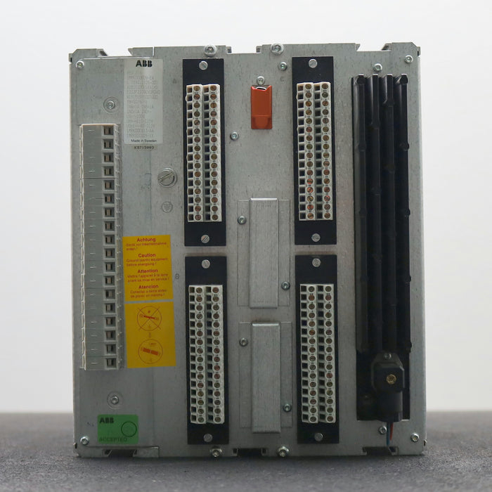 Bild des Artikels ABB-Generatorschutzklemme-generator-protection-terminal-REG-316-1MRK000809-EA