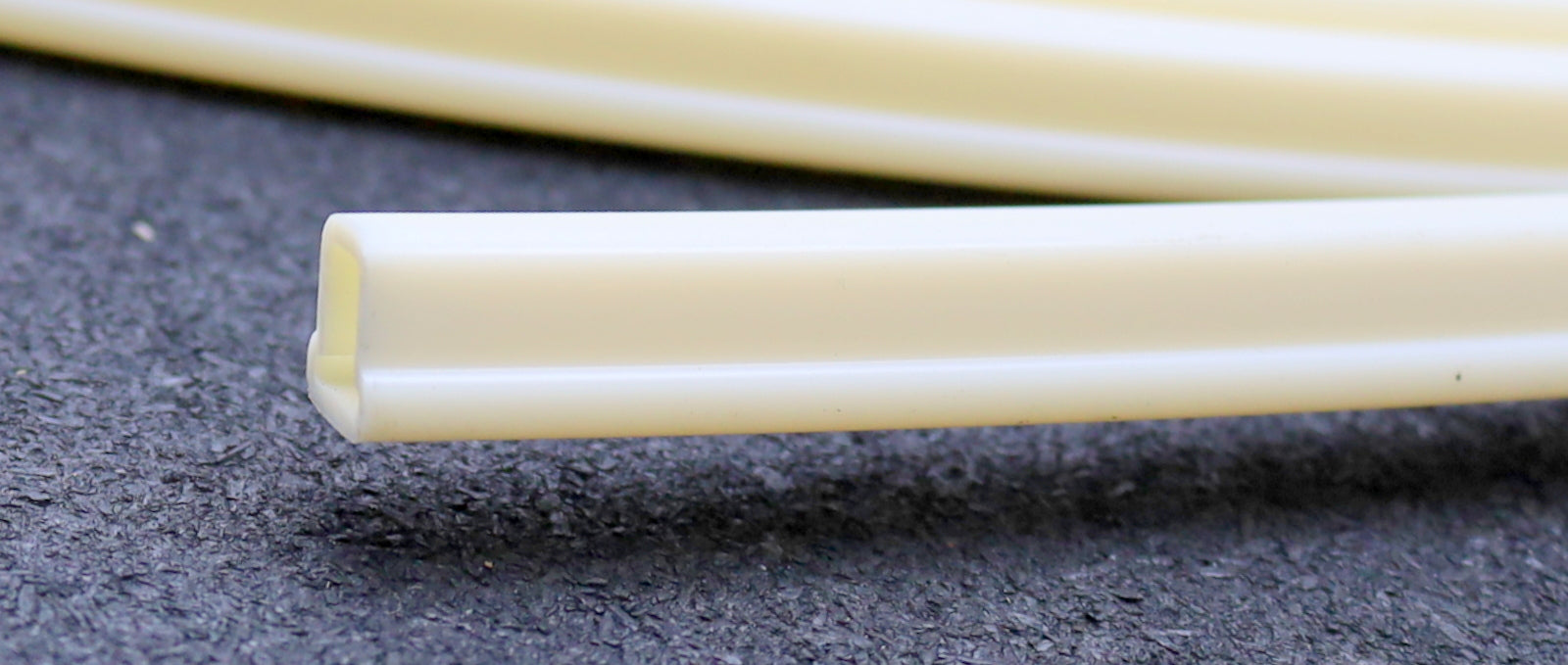 Bild des Artikels BÖLLHOFF-11m-Profilrohr-Art.Nr.-95240062025-T-Profil---Länge-11m---unbenutzt