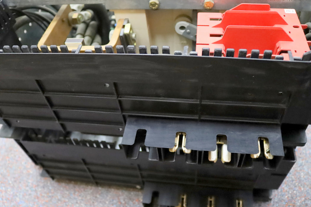 Bild des Artikels BBC-/-ABB-MNS-System-Leistungsschalter-Typ-NBNB1282-630-Bl.2-50Hz-380V-630A