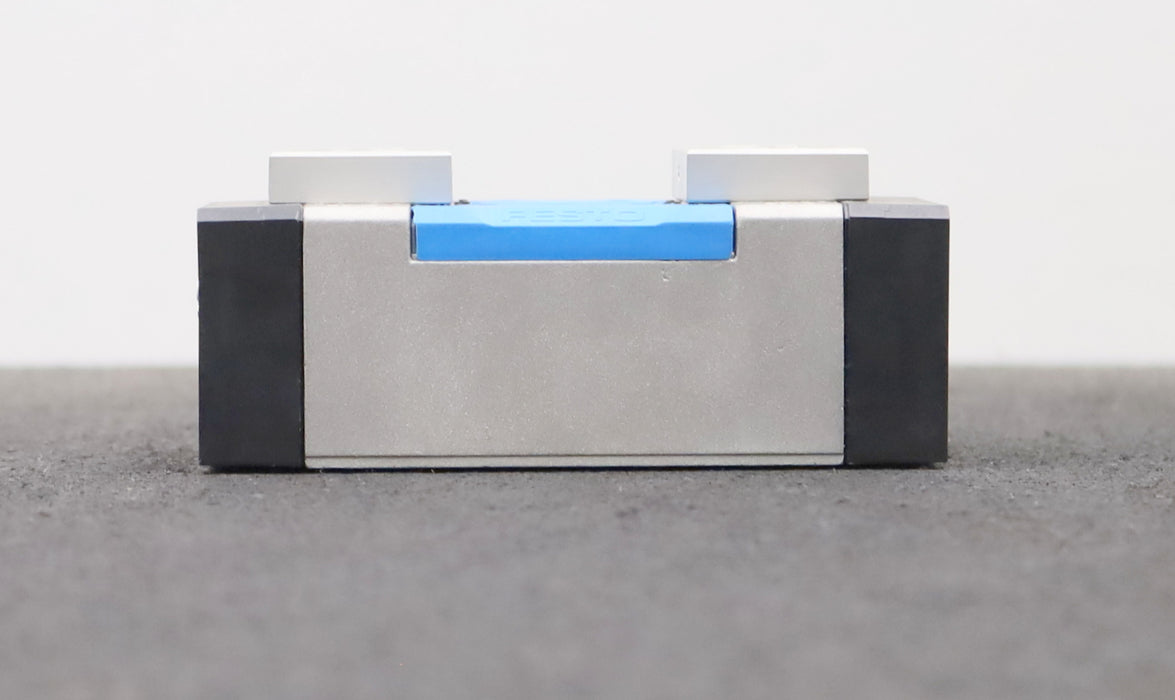 Bild des Artikels FESTO-Magnetventil-magnetic-valve-LMD-5/3G-D-1C-Art.Nr.-43332-3-16bar-unbenutzt