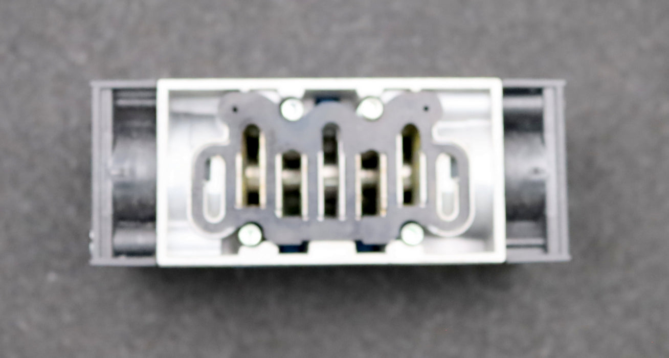 Bild des Artikels FESTO-Magnetventil-magnetic-valve-LMD-5/3G-D-1C-Art.Nr.-43332-3-16bar-unbenutzt