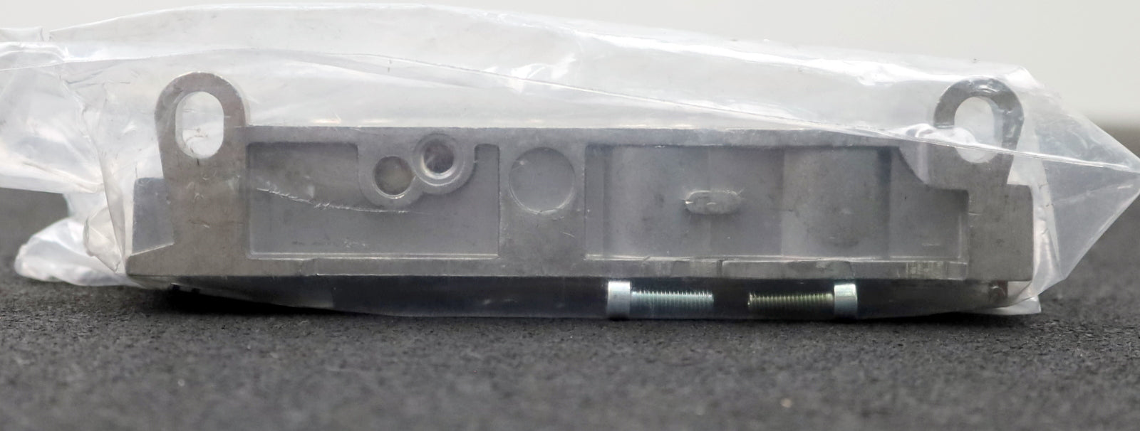 Bild des Artikels FESTO-Endplatte-IEPR-03-7,0-Art.Nr.-18749-unbenutzt-in-OVP