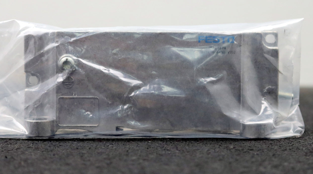 Bild des Artikels FESTO-Endplatte-IEPL-03-FB-Art.Nr.-18639-unbenutzt-in-OVP