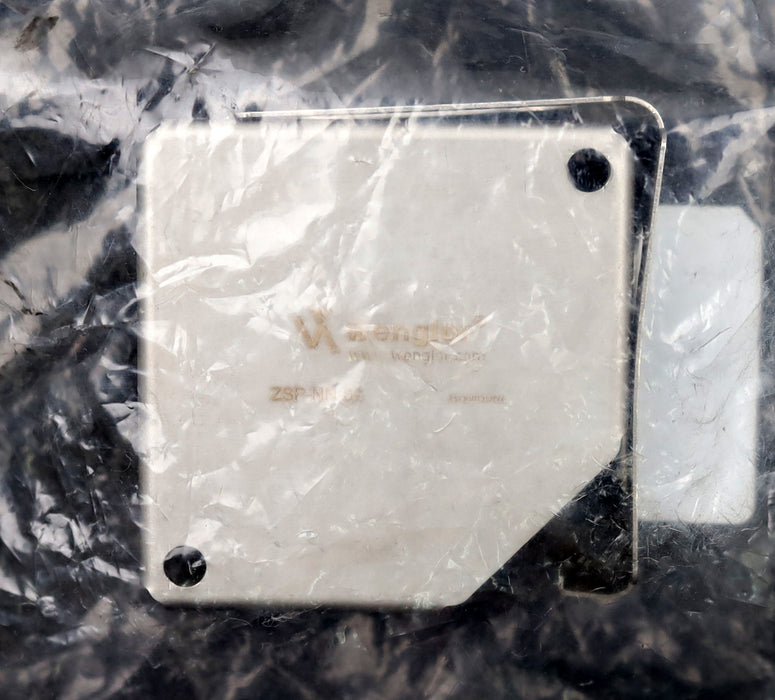 Bild des Artikels WENGLOR-Set-Schutzgehäuse-ZSP-NN-02-für-50x50x20mm-unbenutzt-in-OVP