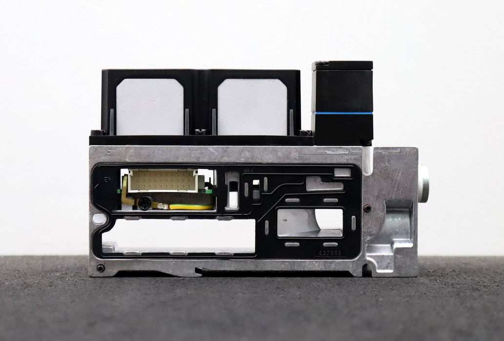 Bild des Artikels FESTO-Adapterplatte-VIGP-03-7,0-4,0-*-Art.Nr.-525437---ein-Mal-vormontiert