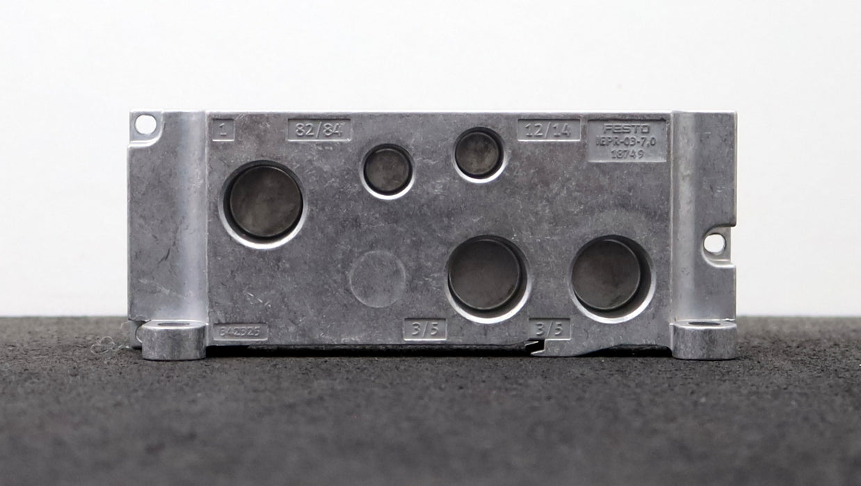 Bild des Artikels FESTO-Endplatte-IEPR-03-7,0-Art.Nr.-18749-ein-Mal-vormontiert-unbenutzt