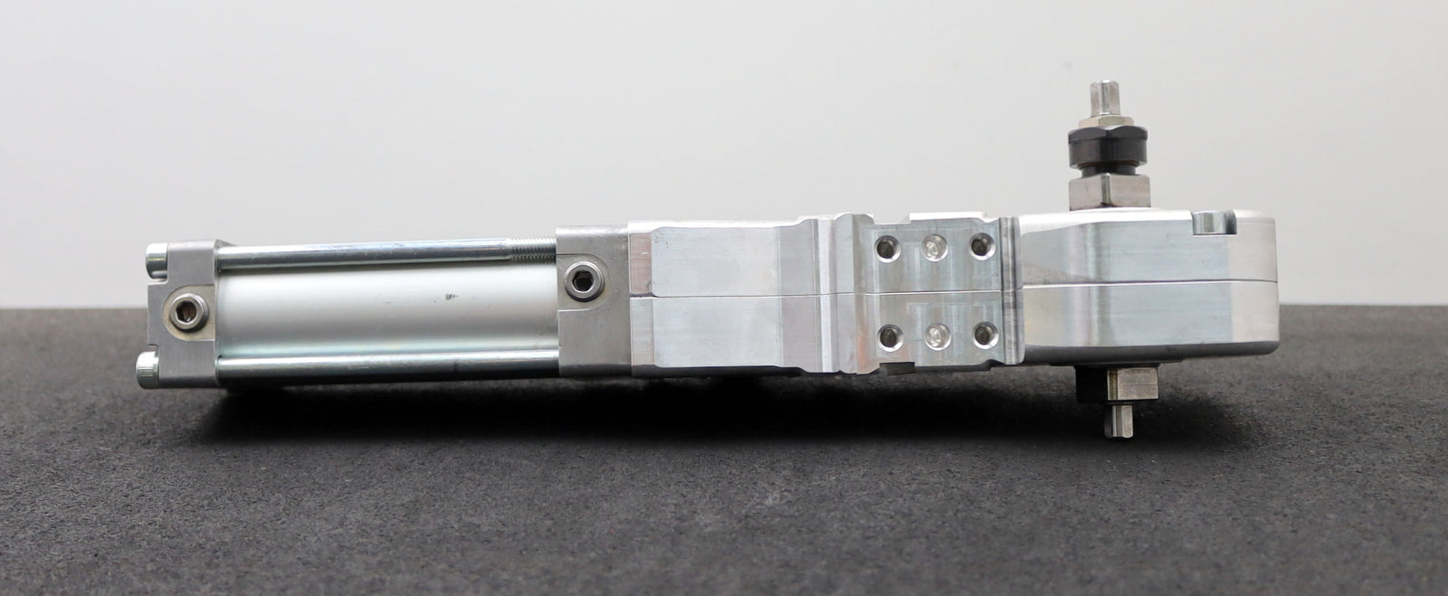 Bild des Artikels DESTACO-Automations-Kraftspanner-82M-603S63C8-Haltemoment-1000Nm-max.-6bar