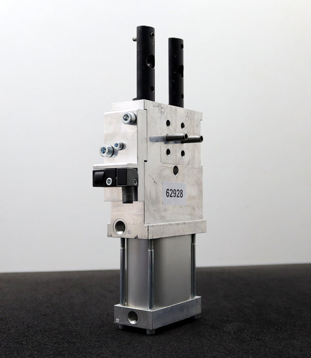 Bild des Artikels DESTACO-Pneumatischer-Stiftzieher-+-doppelter-Stange-86D60-104D800C-KolbenØ-63mm
