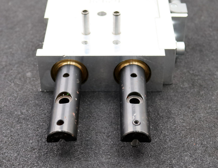 Bild des Artikels DESTACO-Pneumatischer-Stiftzieher-+-doppelter-Stange-86D60-104D800C-KolbenØ-63mm