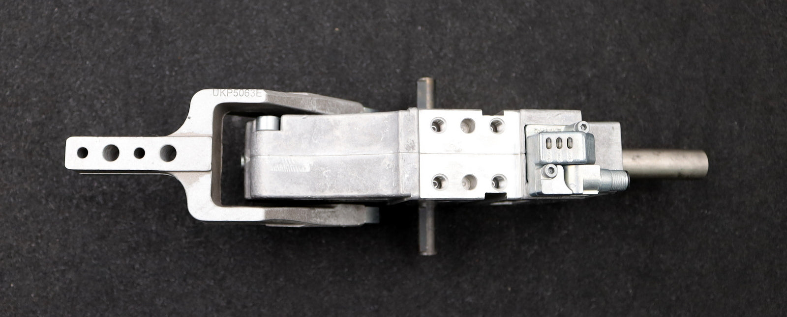 Bild des Artikels UNIVER-Spanner-mit-Handhebel-mit-Spannarm-UFL450VEE-Haltemoment-1750Nm-unbenutzt