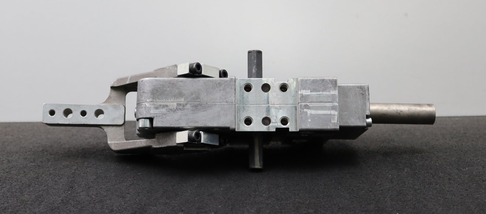 Bild des Artikels UNIVER-Spanner-mit-Handhebel-mit-Spannarm-UFL450VEE-Haltemoment-1750Nm-unbenutzt