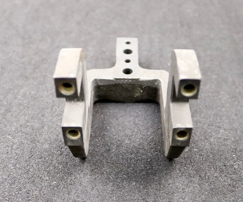 Bild des Artikels DESTACO-Spannarm-8UM631-45-144-Armlänge-144mm-U-Spannarm-mittig-unbenutzt