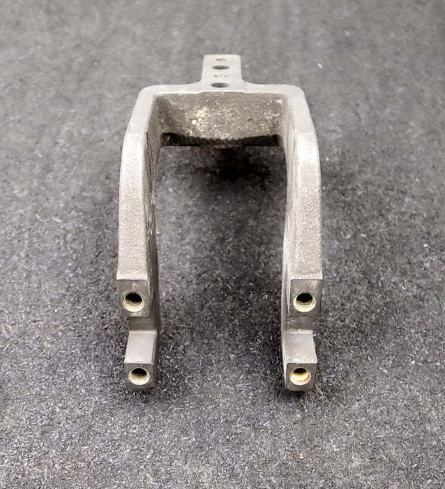 Bild des Artikels DESTACO-Spannarm-8UM631-45-144-Armlänge-144mm-U-Spannarm-mittig-unbenutzt