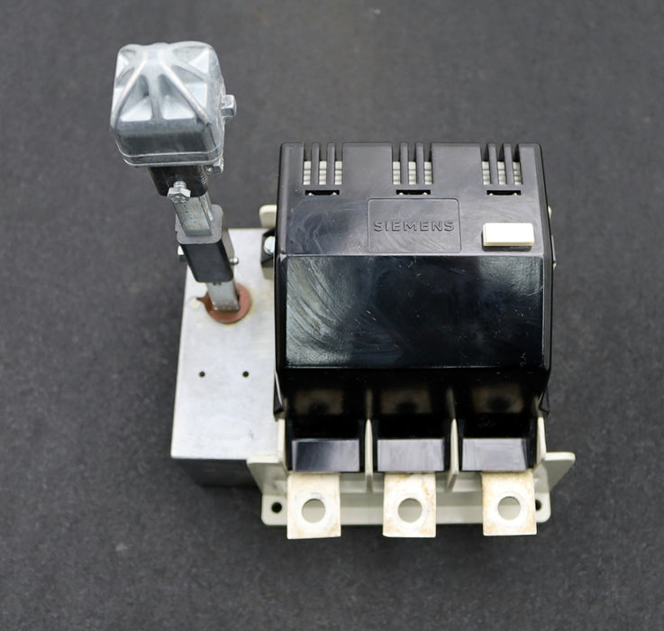 Bild des Artikels SIEMENS-Lasttrennschalter-3KE4330-0AA-400A-3-polig-U=1000V-mit-Griff-gebraucht