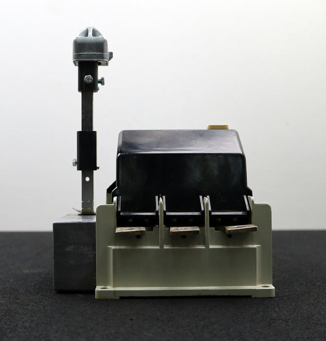 Bild des Artikels SIEMENS-Lasttrennschalter-3KE4330-0AA-400A-3-polig-U=1000V-mit-Griff-gebraucht