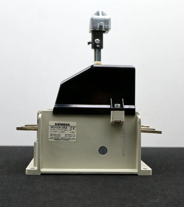Bild des Artikels SIEMENS-Lasttrennschalter-3KE4330-0AA-400A-3-polig-U=1000V-mit-Griff-gebraucht