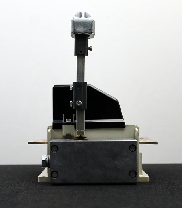 Bild des Artikels SIEMENS-Lasttrennschalter-3KE4330-0AA-400A-3-polig-U=1000V-mit-Griff-gebraucht