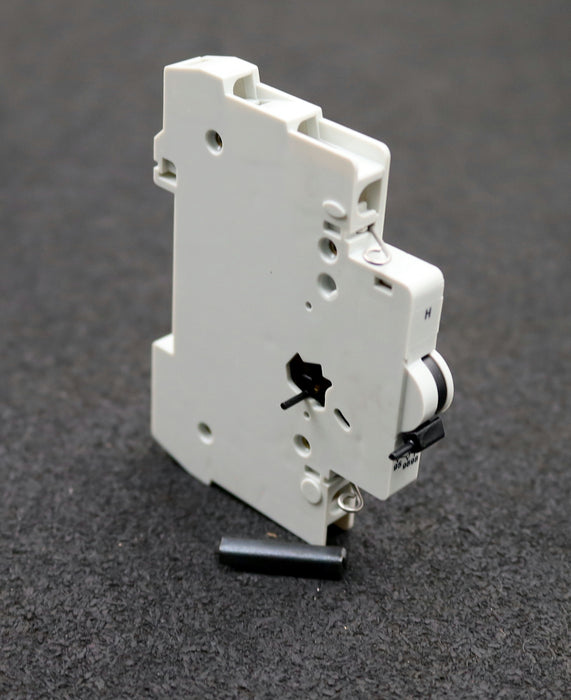 Bild des Artikels AEG-5x-Hilfsschalter-E8_(S),HD8_,D8_--VHFI,VSHFI-230VAC-5A-unbenutzt