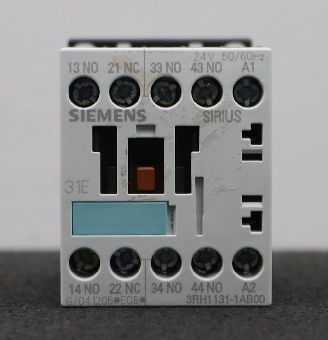 Bild des Artikels SIEMENS-Hilfsschütz-3RH1131-1AB00-Spulenspannung-24VAC-50/60Hz-unbenutzt