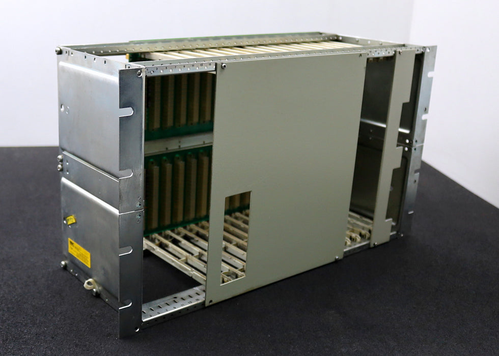 Bild des Artikels BBC-Rack-GJR5-1331-00-R1-ohne-Einschübe-mit-rückseitiger-Platine-GJR5-1319-11-P4