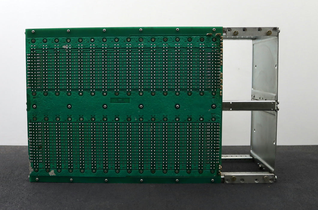 Bild des Artikels BBC-Rack-GJR5-1331-00-R1-ohne-Einschübe-mit-rückseitiger-Platine-GJR5-1319-11-P4