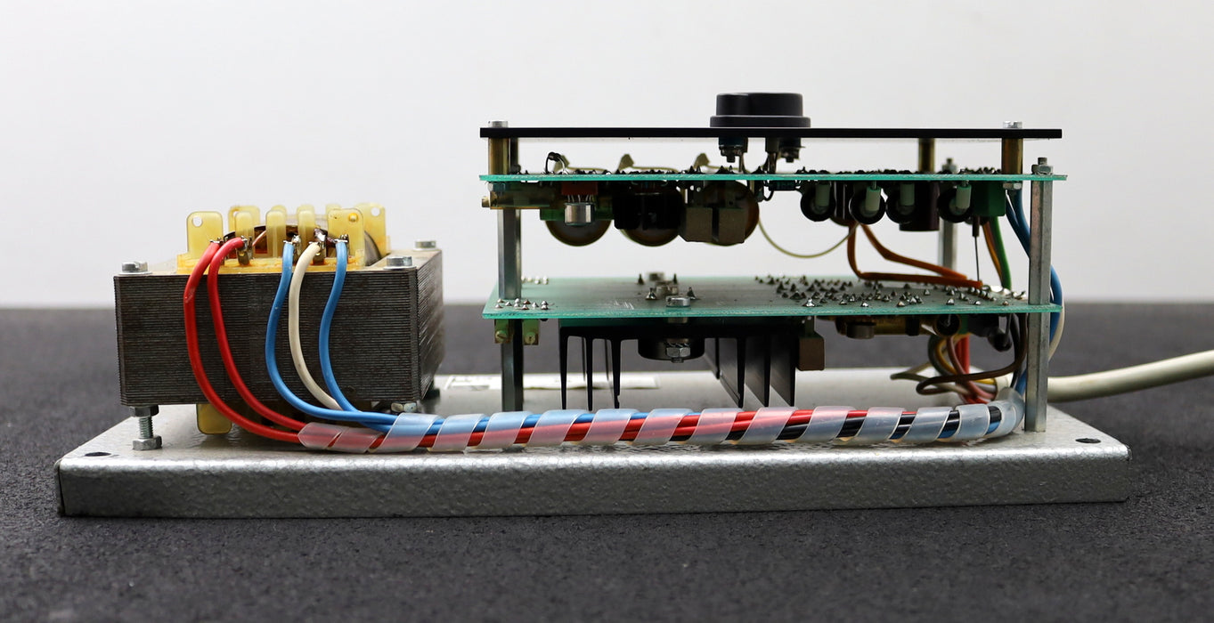 Bild des Artikels BBC-Netzgerät-GJR5-2106-00-R1-Typ-07-NG-61-b-Eingang-220V-50Hz-gebraucht