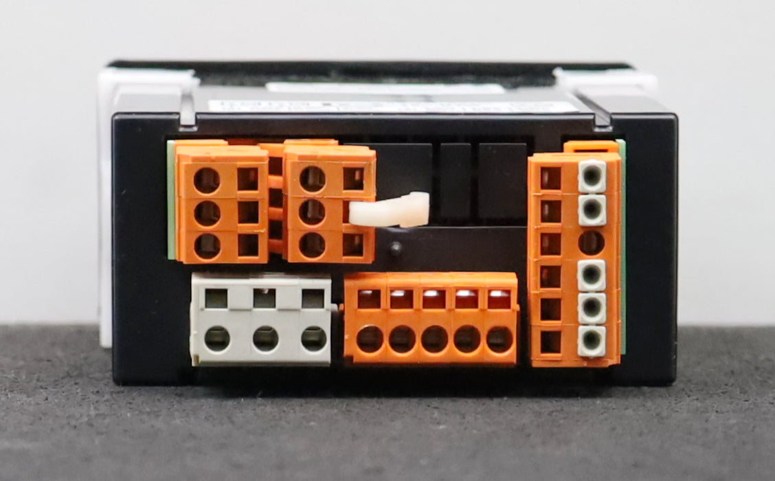 Bild des Artikels BAUMER-Einbaumessgerät-für-Strom-und-Spannung-Nr.-11041955-115/230VAC-50/60Hz-