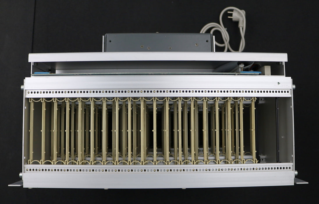 Bild des Artikels WIEDEG-/-KLINGELNBERG-Rack-HNC35-3-Reihig-ohne-Einschubplatinen-3-fach-Lüfter