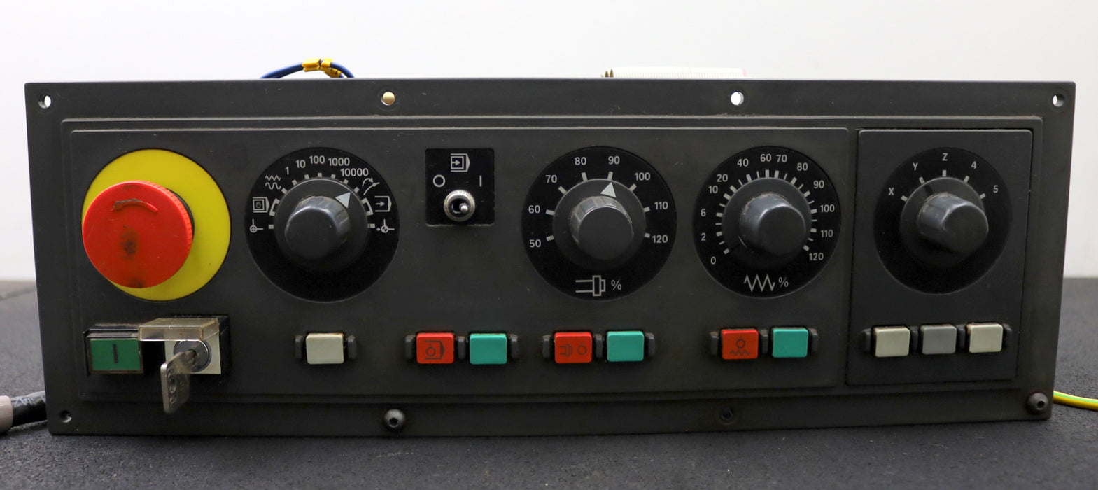 Bild des Artikels SIEMENS-Maschinensteuertafel-+-I/O-Modul-Tafel-810-M-5-Achsen-6FC3478-3EF20