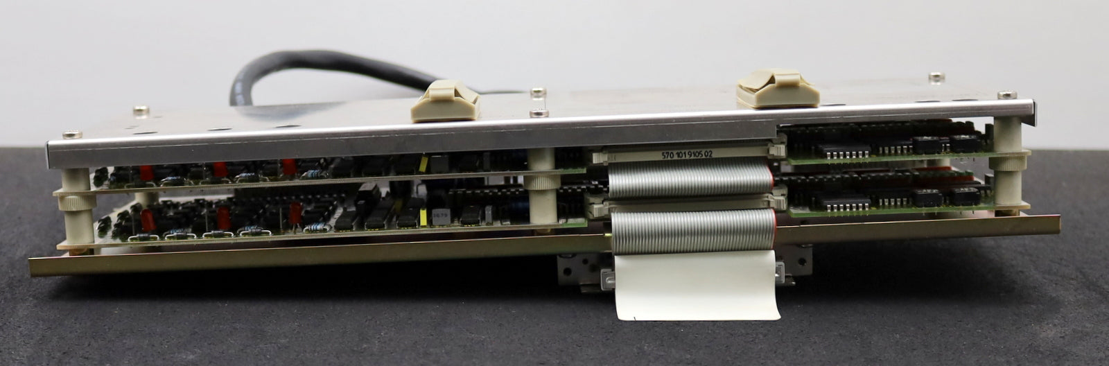 Bild des Artikels SIEMENS-I/O-Modul-mit-Montageplatte-6FC3984-3RA-64E/32Ausgänge-DC24V-130V