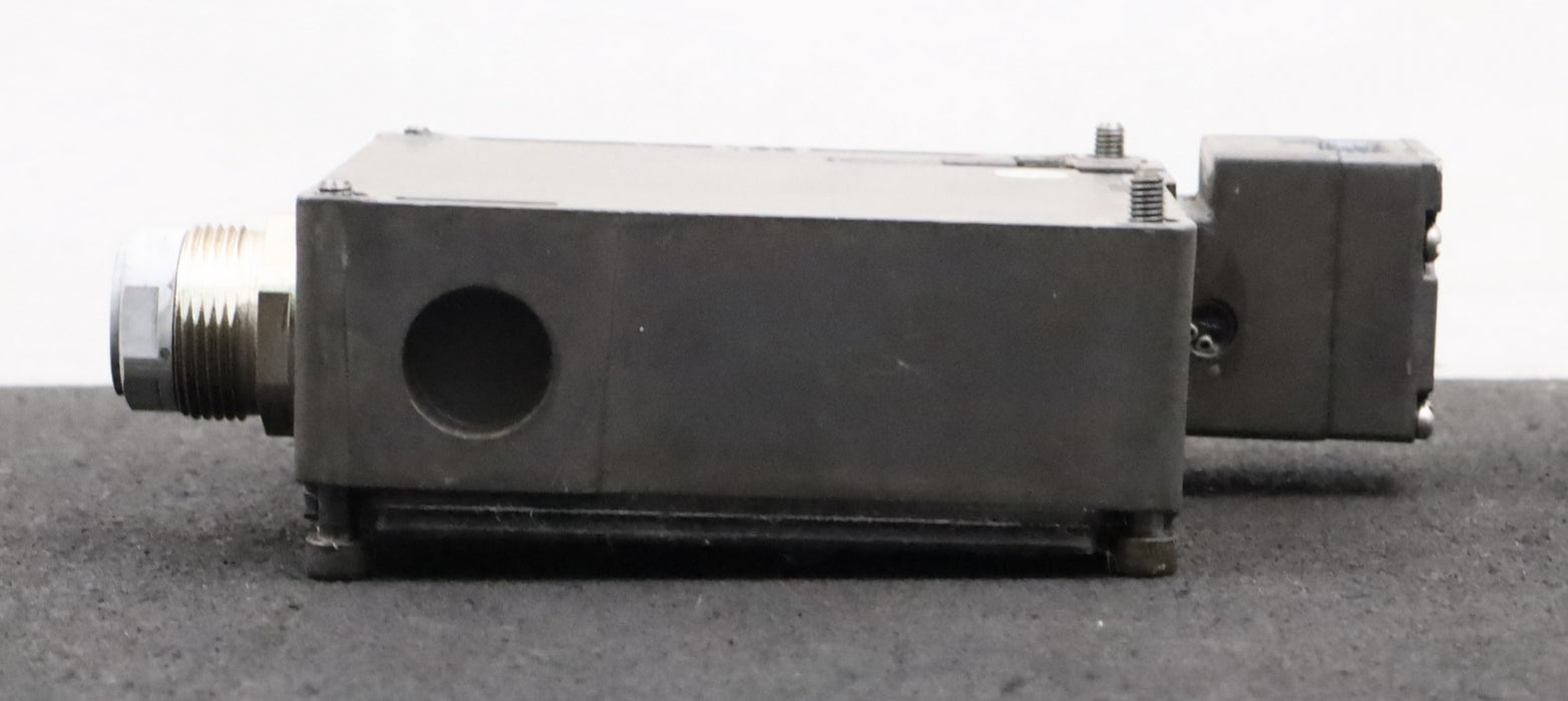 Bild des Artikels EUCHNER-Sicherheitsschalter-RECHTS-TZ2RE024SR6-ID-Nr.-049102-Ui=-250V-IP65