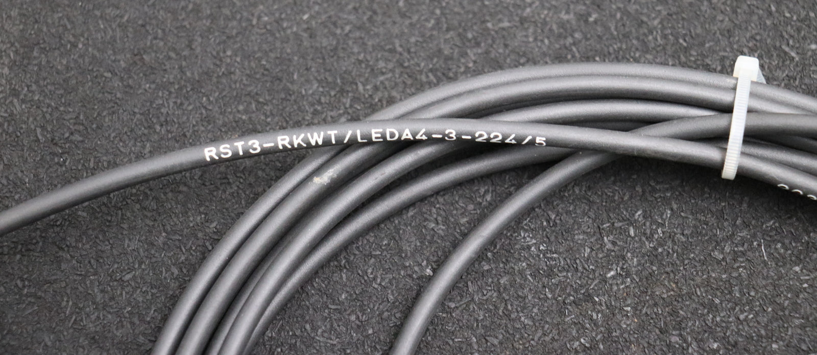 Bild des Artikels LUMBERG-konfektioniertes-Sensorkabel-RST-3-RKWT/LED-A4-3-224/5-gebraucht