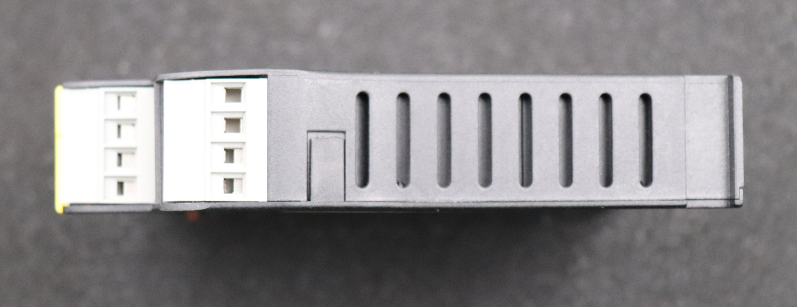 Bild des Artikels SCHMERSAL-Sicherheitsrelais-AES-1135-Art.Nr.-1170036-Ue:-24VDC-AC-15:-230V/3A