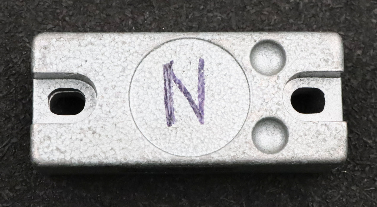 Bild des Artikels SCHMERSAL-EEX-Magnetschalter-Typ:-M22/F-NS-Ident-Nr.-44590344-Maße-80x35x24mm