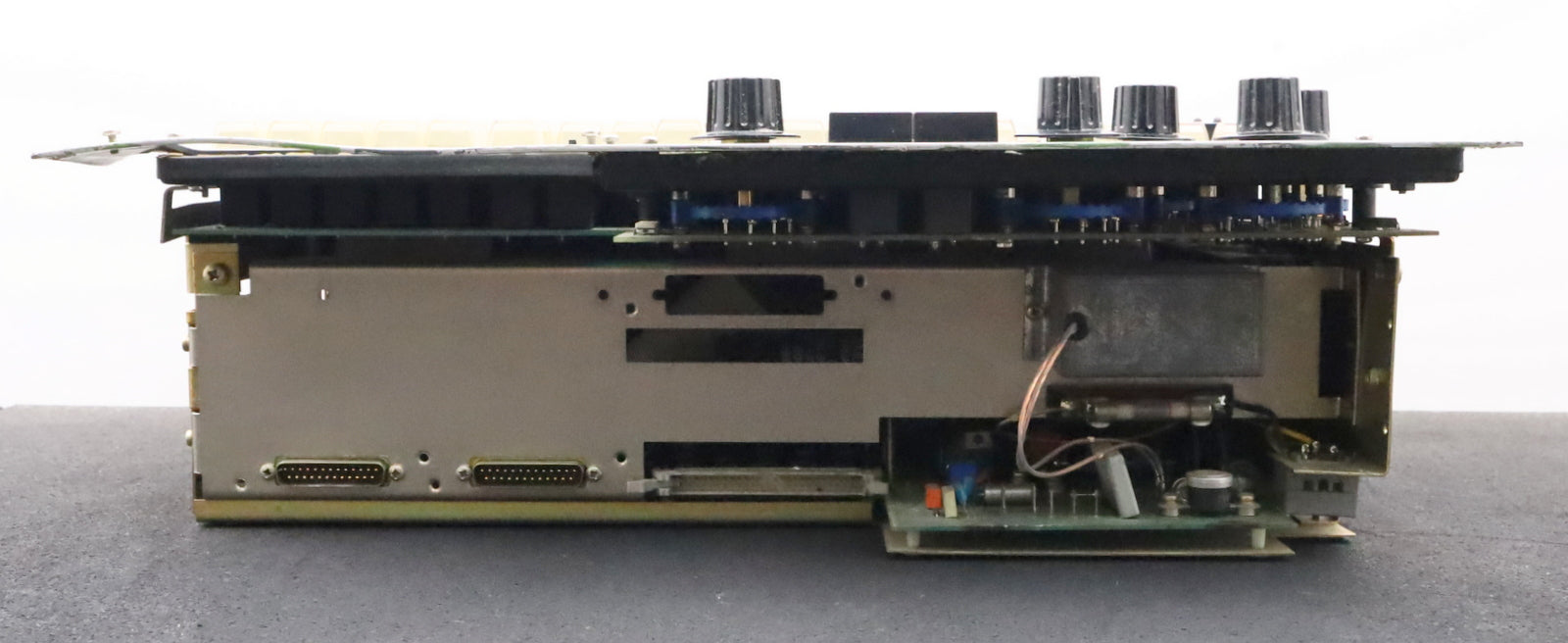 Bild des Artikels SIEMENS-SINUMERIK-8M-Bedientafel-6FX1114-0AB01-mit-Platine-548140.9102.00