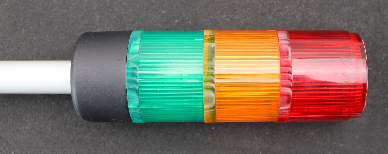 Bild des Artikels TELEMECANIQUE-Signalleuchte-3-farbig-auf-Aluständer-Höhe-gesamt-59cm-gebraucht