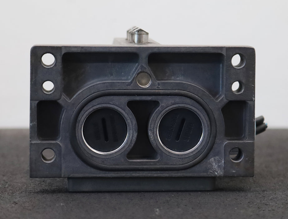 Bild des Artikels EUCHNER-Positionsschalter-RGBF03D16-508-M-ID.-NR.:-111762-230VAC-6A-24VDC-6A