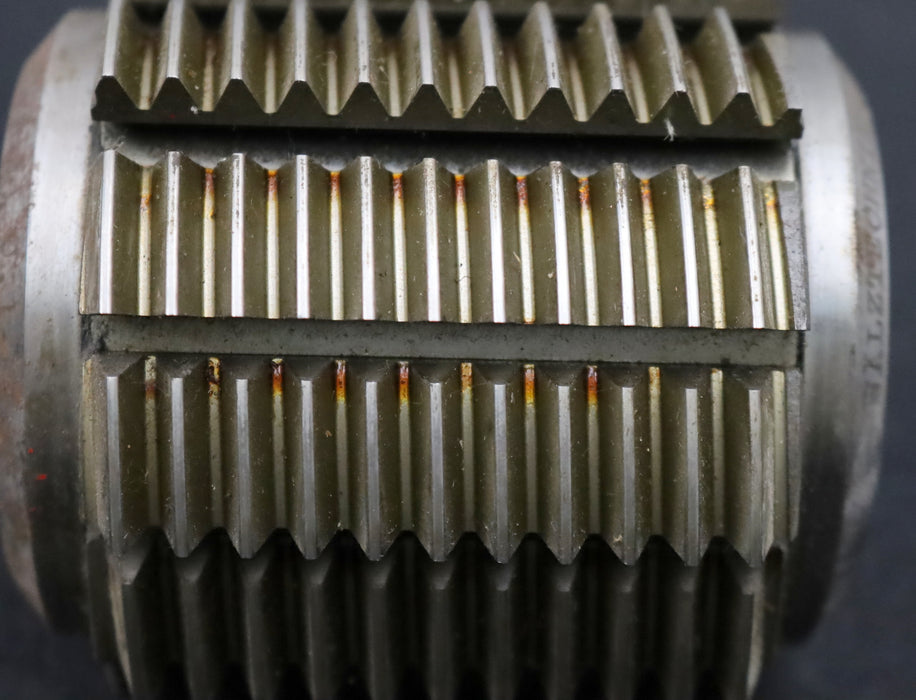 Bild des Artikels SAAZOR-Zahnrad-Wälzfräser-m=-1,75mm-EGW-20°-BPIII-nach-DIN-3972-Ø83x81xØ27mm